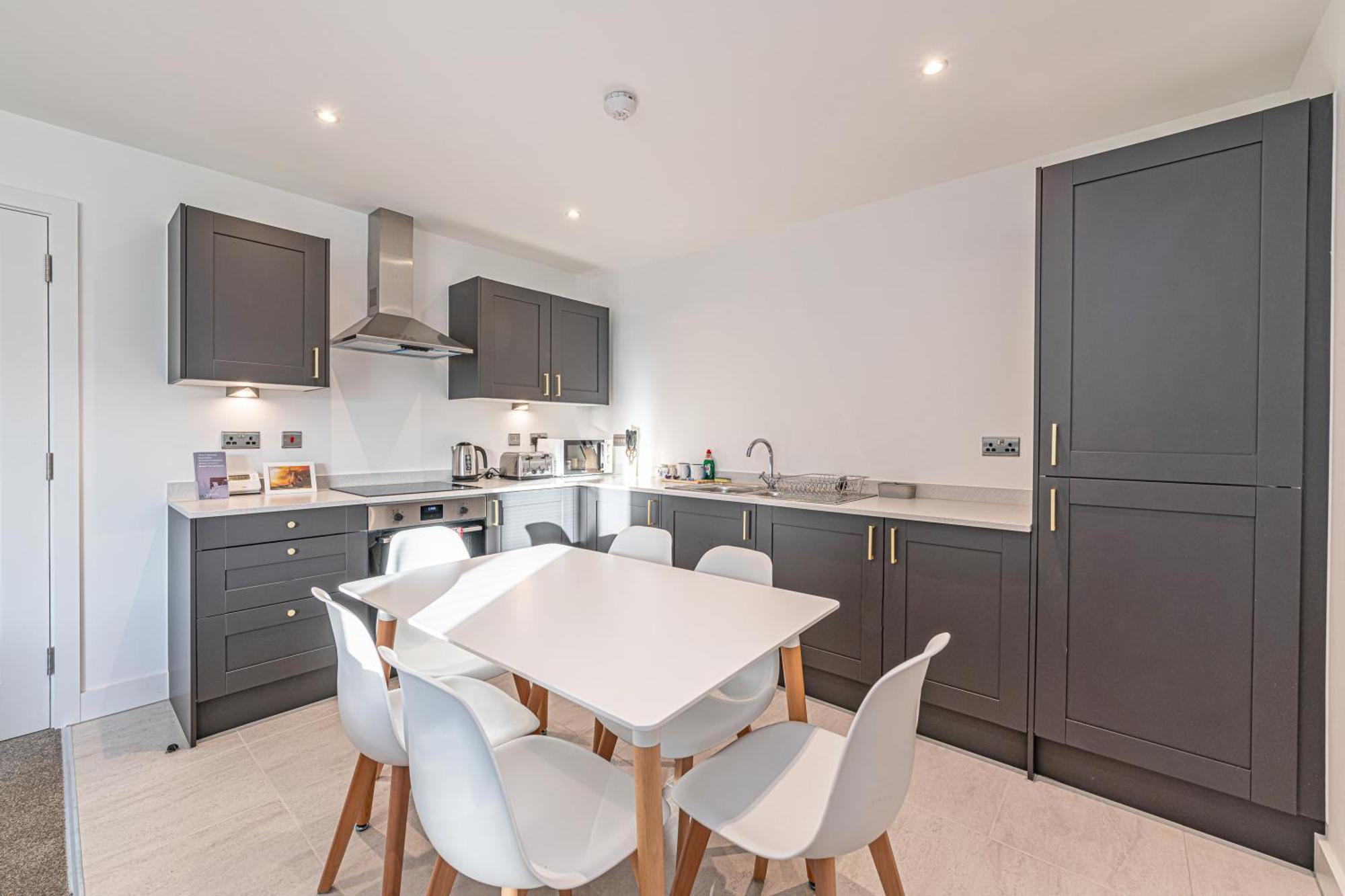 Gospel Heights Luxury Apartments With Parking Хесуол Екстериор снимка
