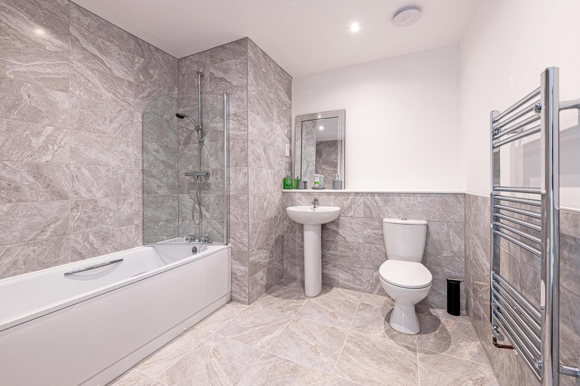 Gospel Heights Luxury Apartments With Parking Хесуол Екстериор снимка